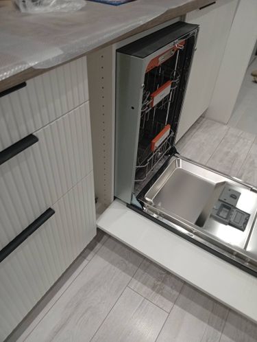 Уменьшение глубины/высоты/ширины шкафа Выезд мастера за пределы зоны бесплатного выезда Прямой распил фальшпанели/фасада/полки