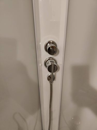 Установка душевой кабины шириной до 90 см