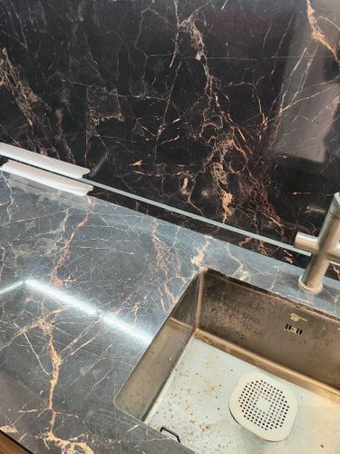 Установка стеновой панели HPL