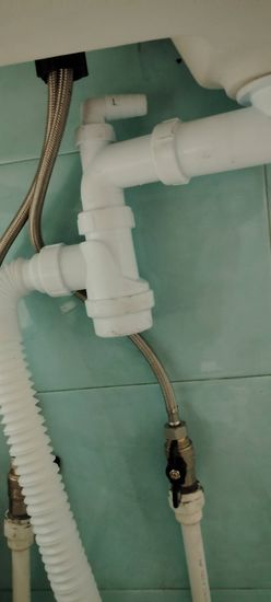 Установка раковины на кронштейнах