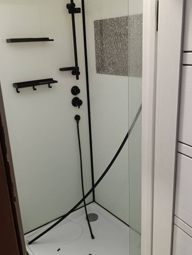 Установка душевой кабины шириной до 90 см