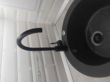 Обновлены кухонные элементы: аккуратная подгонка и установка. Обновлённый вид, гармония с интерьером. Завершён монтаж, обеспечена функциональность и эстетика.