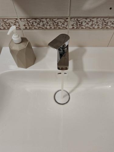 Демонтаж раковины Демонтаж смесителя