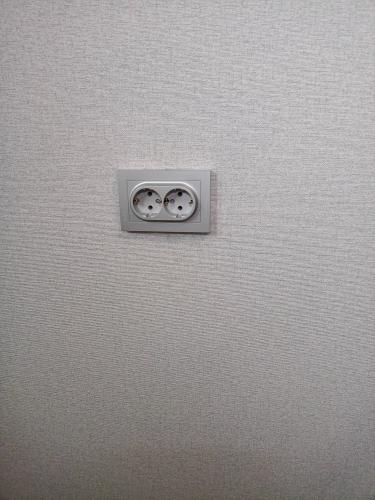 Установка розетки (на готовые коммуникации)