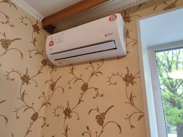 Установка сплит-системы мощностью охлаждения 7-9 kBTU