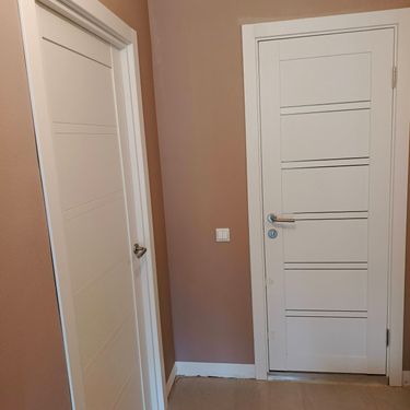 Установка межкомнатной одностворчатой двери с врезанной фурнитурой (2 и более шт)