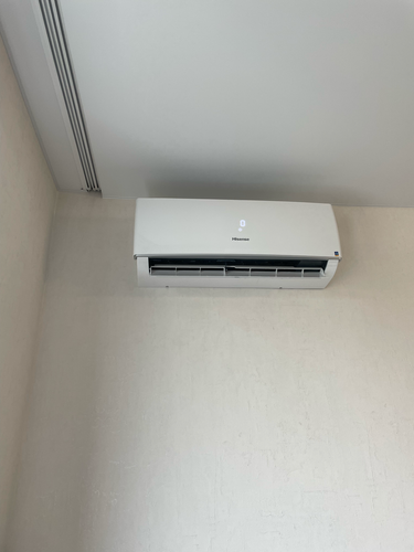 Проведена очистка фильтров, устранение пыли с внутренних элементов, дезинфекция системы, проверка дренажа, восстановление нормальной работы устройства.