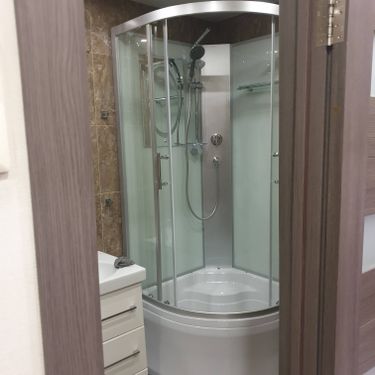 Установка душевой кабины шириной до 90 см