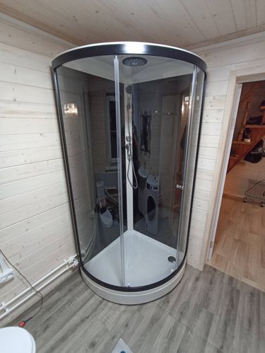 Установка душевой кабины шириной до 90 см