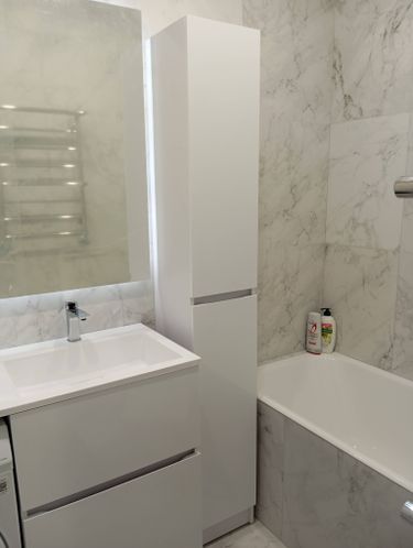 Установка комплекта: пенал + тумба +раковина + смеситель + зеркало