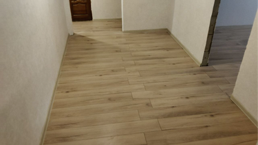 Монтаж пластикового плинтуса