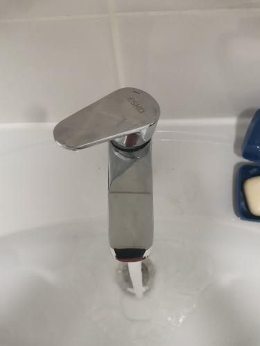 Замена водозапорного крана Установка/замена гибкой подводки