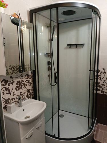 Установка душевой кабины шириной до 90 см