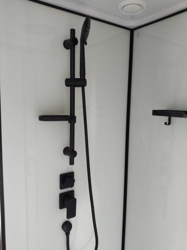 Установка душевой кабины шириной до 90 см