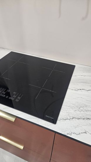 Прямой распил фальшпанели/фасада/полки Отверстие под мойку/варочную панель в HPL/искусственный камень Установка и подключение подстольной мойки