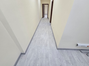 Монтаж пластикового плинтуса