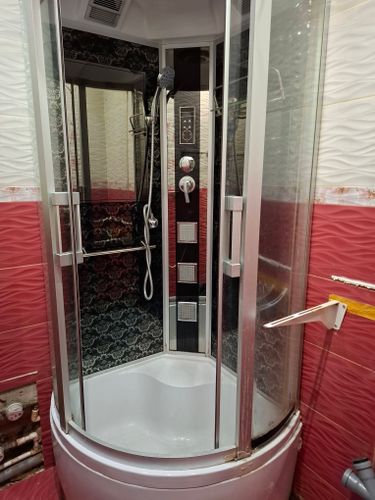 Установка душевой кабины шириной до 90 см