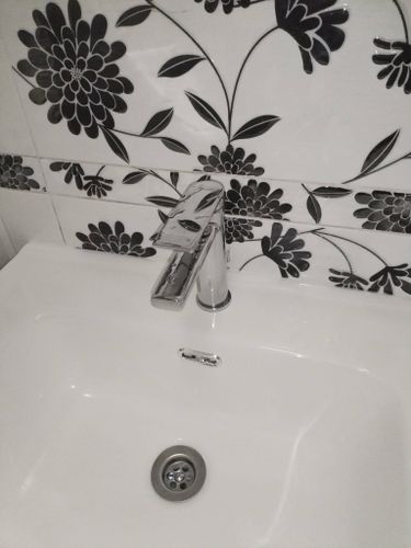 Установка смесителя (на готовые коммуникации)