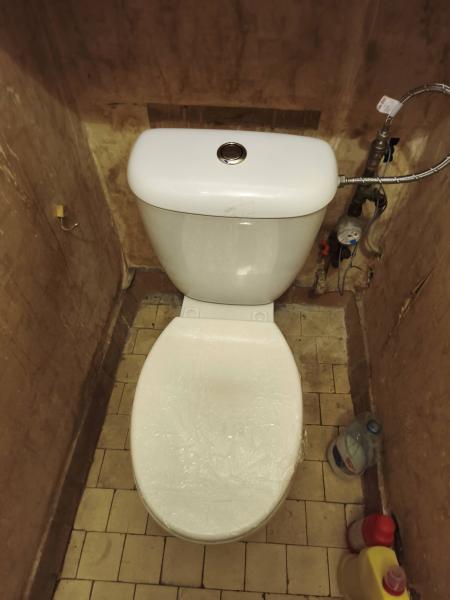 Установка напольного унитаза