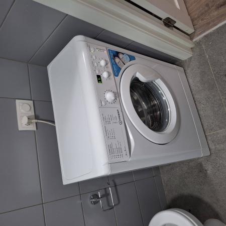 Установка отдельностоящей стиральной машины с подключением