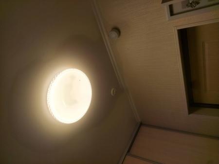 Монтаж и подключение настенно-потолочного светильника