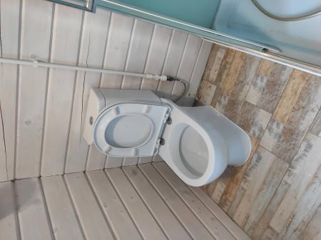 Установка напольного унитаза