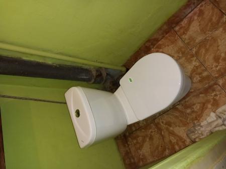 Установлено новое сантехническое оборудование, подключено к водопроводу и канализации, проверена герметичность соединений, выполнена регулировка смыва, произведена уборка рабочего места.