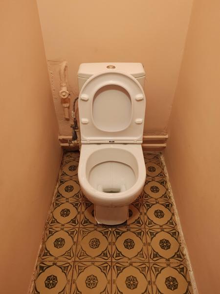 Установка напольного унитаза