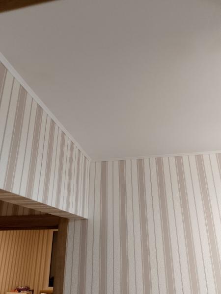 Монтаж потолочного полистрирол/пенополистирол плинтуса