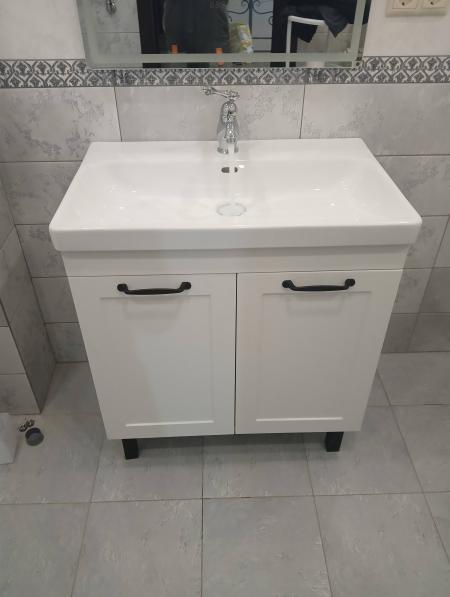 Установка комплекта: пенал + тумба +раковина + смеситель + зеркало