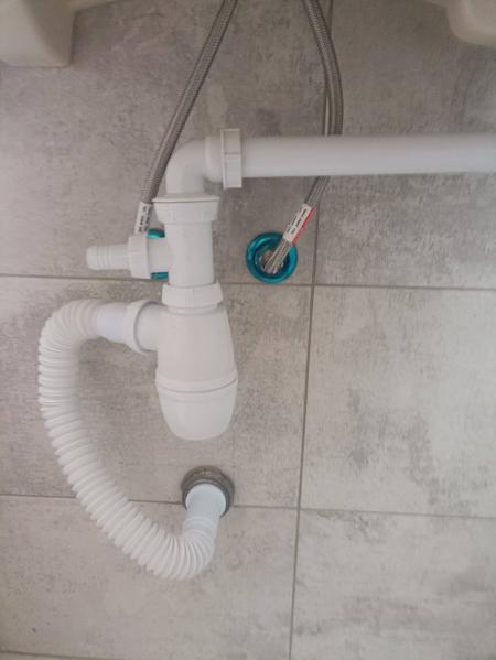 Установка отдельностоящей стиральной машины с подключением