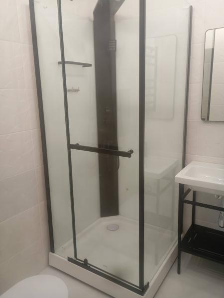 Установка душевой кабины шириной до 90 см