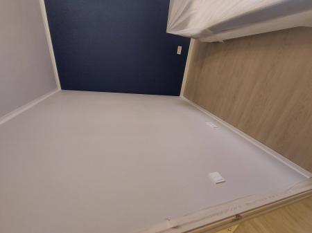 Покраска внутренних стен водоэмульсионной краской