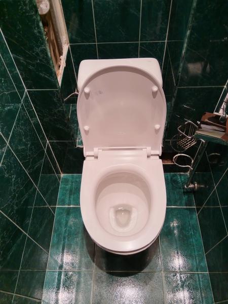 Установка напольного унитаза