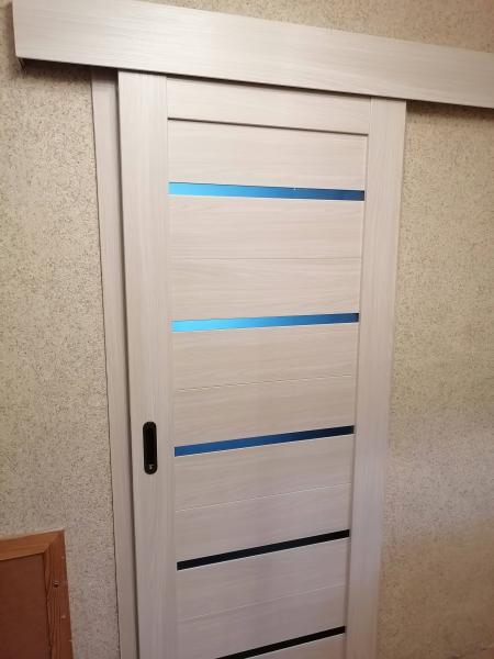 Установка межкомнатной одностворчатой раздвижной навесной двери без отделки проема