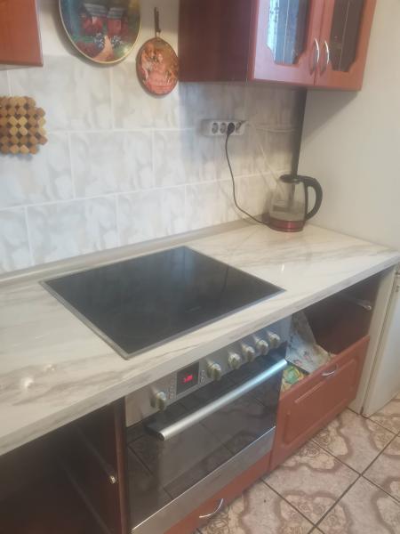 Установка столешницы ДСП Закругление столешницы ДСП Установка и подключение врезной мойки