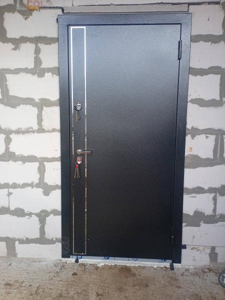 Установка входной двери весом до 95 кг