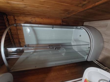 Установлена новая душевая кабина на месте старой ванны, подключены водопровод и слив, выполнена герметизация швов, обновлено напольное покрытие, обеспечена функциональность конструкции.