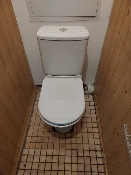 Установка напольного унитаза