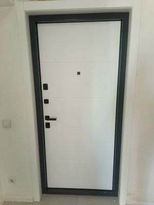 Демонтаж металлической двери с сохранением дверного  блока