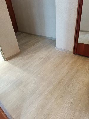 Монтаж пластикового плинтуса