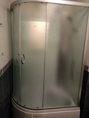 Установка душевой кабины шириной до 90 см