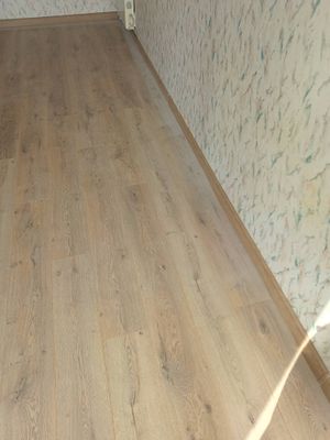 Монтаж пластикового плинтуса