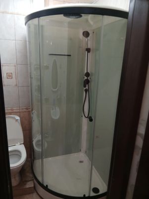 Установка душевой кабины шириной до 90 см