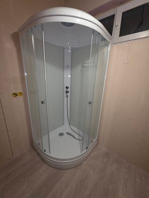 Установка душевой кабины шириной до 90 см