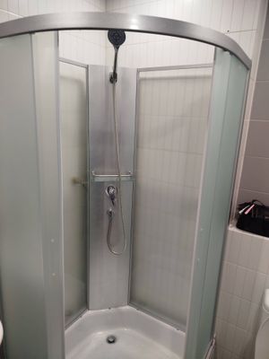 Установка душевой кабины шириной до 90 см