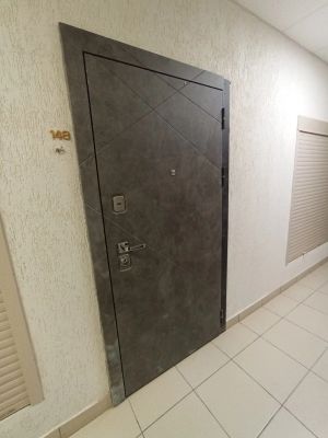 Демонтаж металлической двери с сохранением дверного  блока