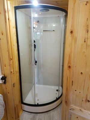 Установка душевой кабины шириной до 90 см