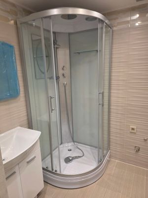 Установка душевой кабины шириной до 90 см