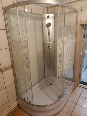 Установка душевой кабины шириной до 120 см
